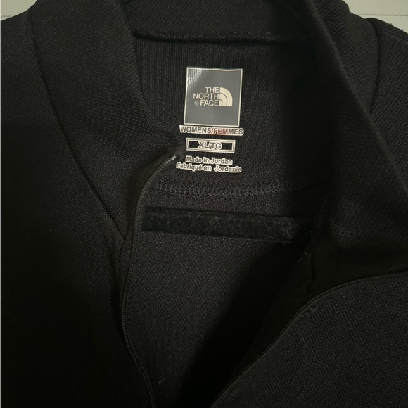 The NorthFace Women Zip Pull Over - Picture 2 of 2